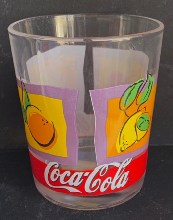 3303-2 € 3,00 coca cola glas laag afb. fruit D7,5 H 9 cm.jpeg